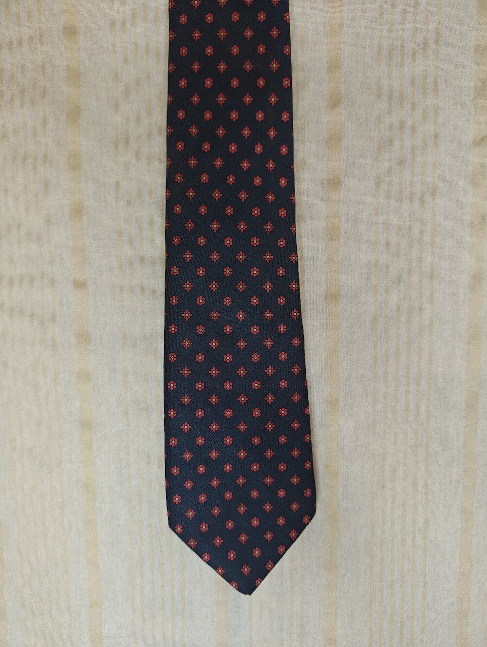 Gant Navy Tie with Red Diamond Medallion